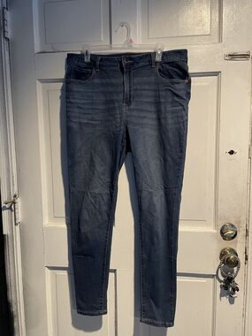 Dark Wash Stretch Skinny Jeans